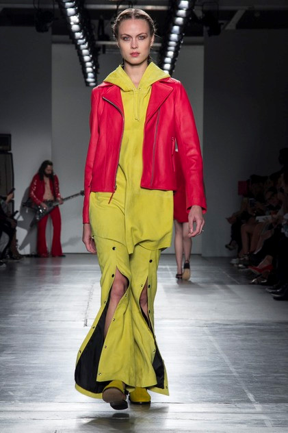 Vàng và đỏ: Xu hướng sắc màu nổi bật năm 2018